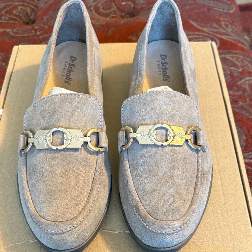 Dr. Scholl's beige Loafers with Gold Accent